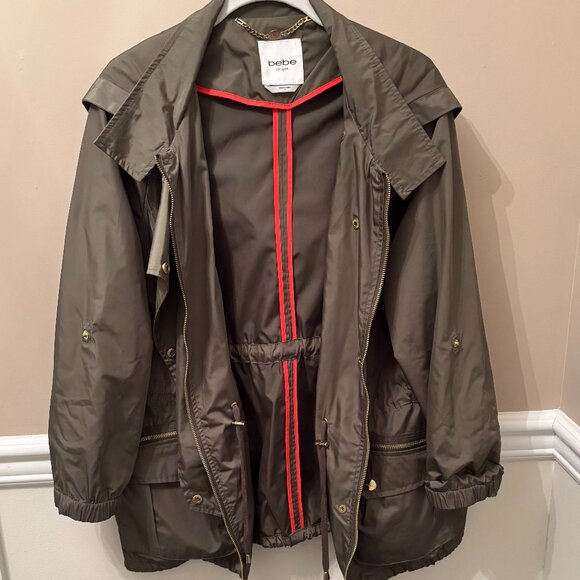 BEBE Woman's UTILITY/RAIN JACKET Size M in color Olive - Picture 2 of 4